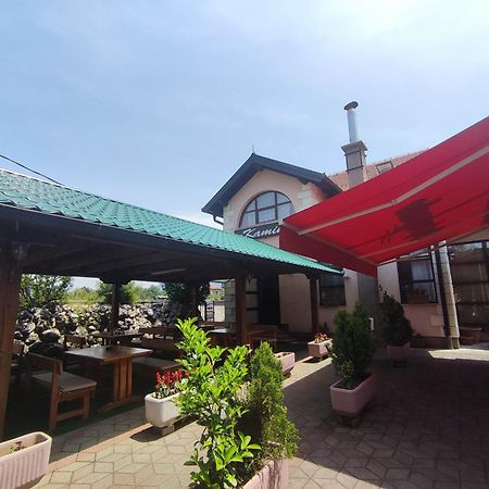 Pansion Kamin Bed & Breakfast Lukavica Exterior photo